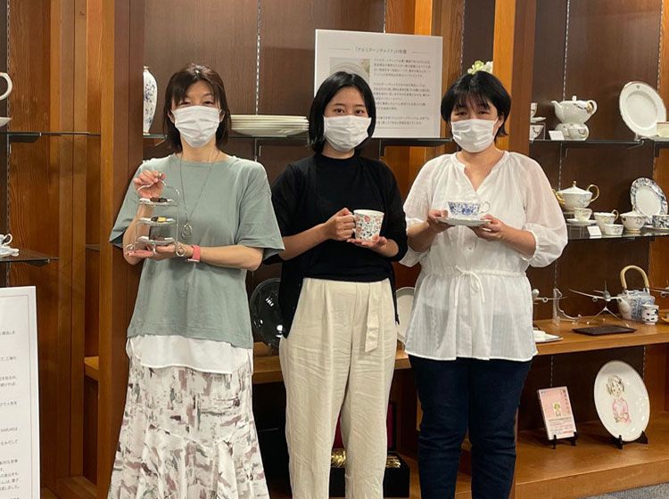 鳴海製陶様のEC担当者の写真